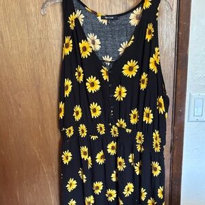 New Look Sunflower Print Black Tank Top